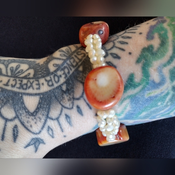 Handcrafted Red and Cream Shell And Pearl Bracelet - Picture 6 of 11